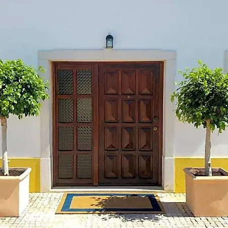 Entrecolinas Bed & Breakfast 4*