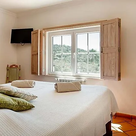 Couette-café Entrecolinas 4*