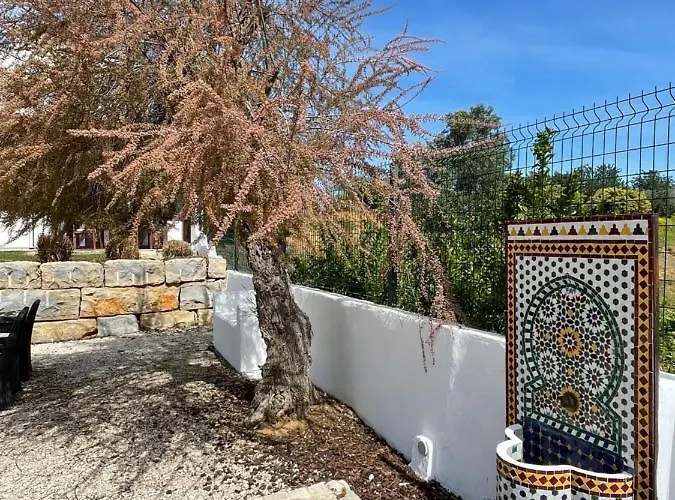 Entrecolinas Bed & Breakfast 4*